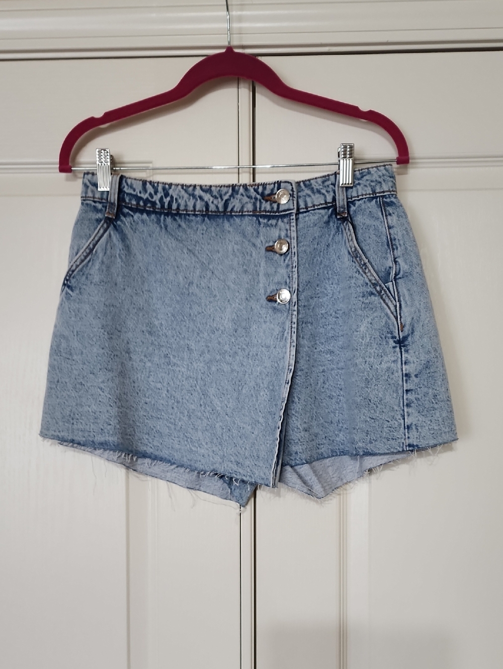 Light Wash Denim Button-Front Women’s Skorts